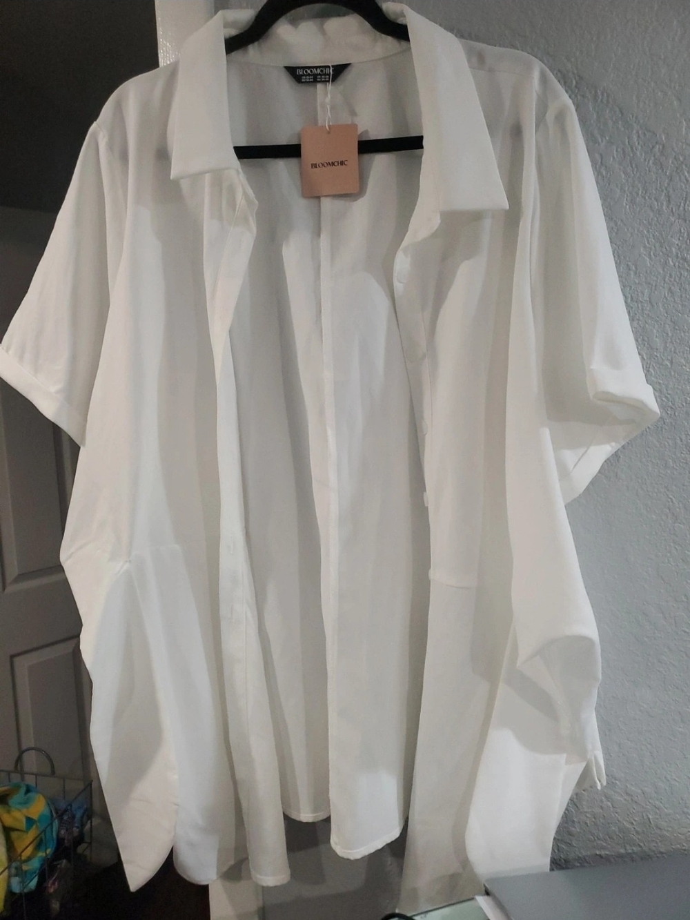 BloomChic Women White Short-Sleeve Button-Down Shirt